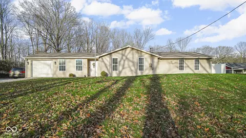 1090 Robb Hill Rd, Martinsville, IN 46151