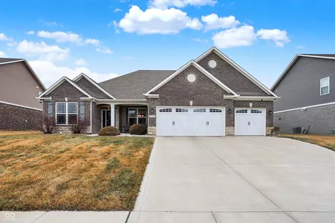 9256 Thames Dr, Avon, IN 46123