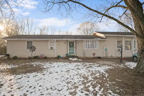 7065 S Kenny Pl, Terre Haute, IN 47802