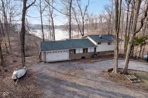1812 S Lee Kay Dr, Rockville, IN 47872