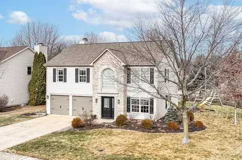 10400 Hillsborough Dr, Fishers, IN 46037