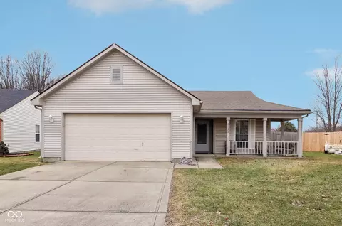 2152 Mugo Pine Ct, Greenwood, IN 46143