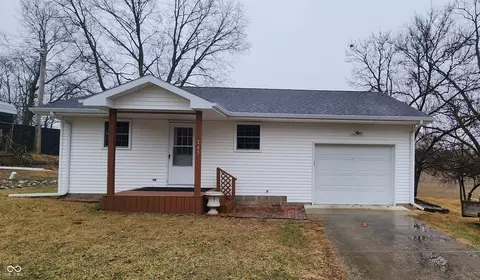 715 S Main St, Veedersburg, IN 47987