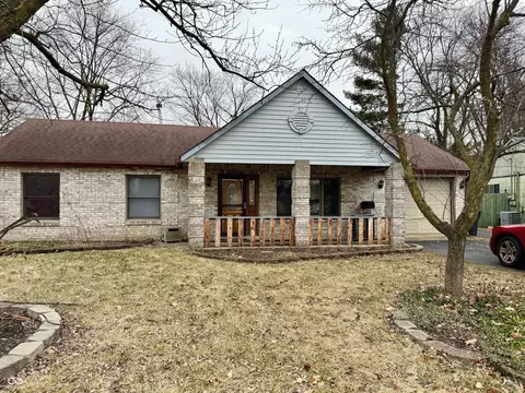 59 Crestview Dr, Greenwood, IN 46143