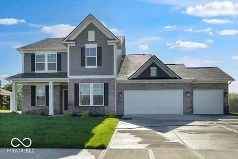 567 Hidden Hills Dr, Pittsboro, IN 46167