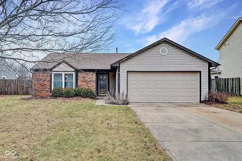 1408 Thomas Dr, Lebanon, IN 46052