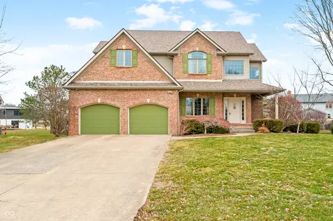 685 Greystone Ct, Columbus, IN 47201