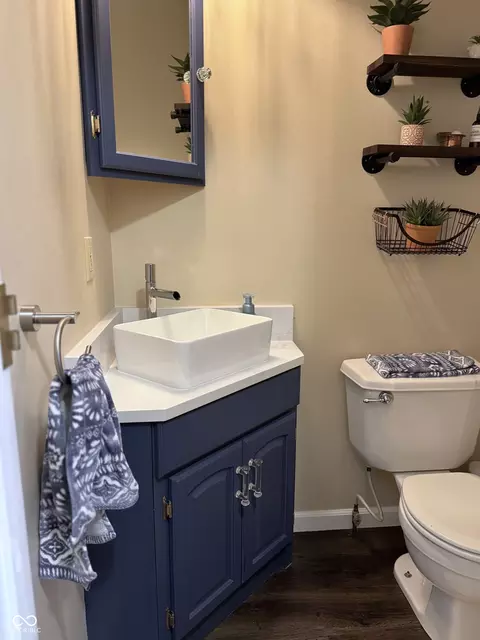 Bath - 540 N 800 E, Wingate, IN 47994 photo 1 of 5