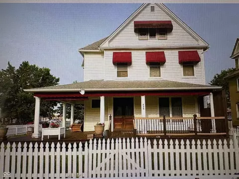 406 S 4th St, Clinton, IN 47842