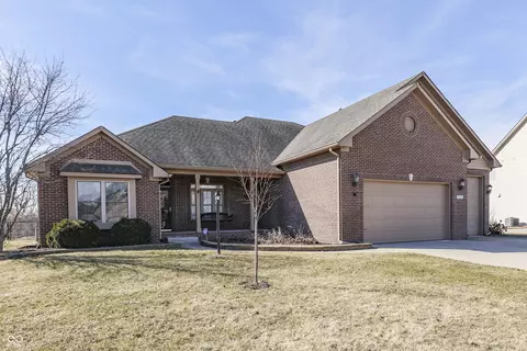 2006 Woodfield Dr, Greenwood, IN 46143