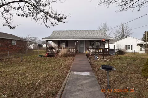 944 Walnut St, Greenfield, IN 46140