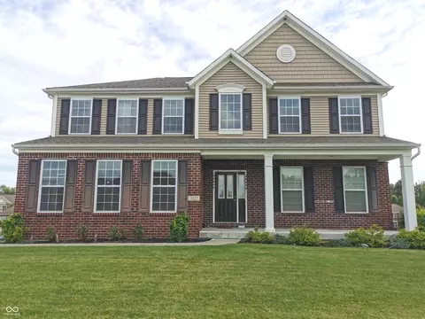 7027 Pinnacle Dr, Columbus, IN 47201