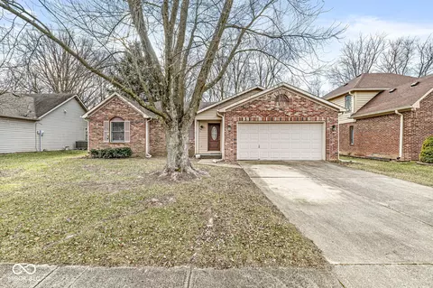 541 Louise Dr, Indianapolis, IN 46217