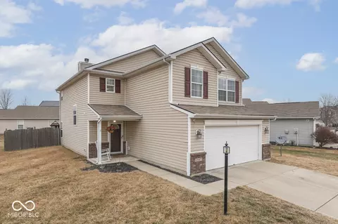 15457 Old Pond Cir, Noblesville, IN 46060