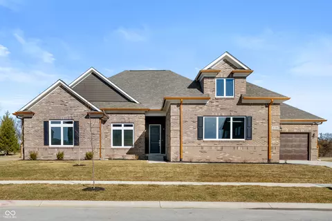 4248 Stone Lake Dr, Zionsville, IN 46077