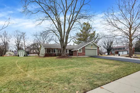 633 Shady Creek Dr, Greenwood, IN 46142