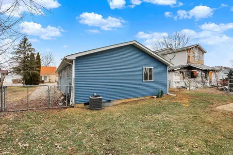 Exterior - 511 E Thompson St, Edinburgh, IN 46124 photo 3 of 8