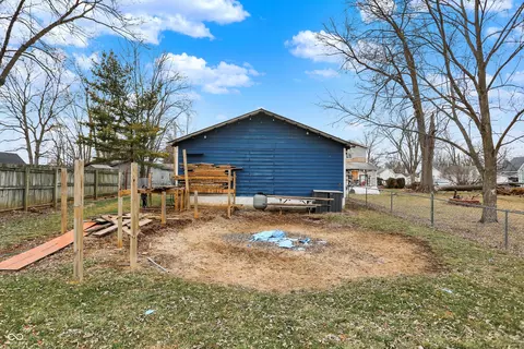 Exterior - 511 E Thompson St, Edinburgh, IN 46124 photo 5 of 8
