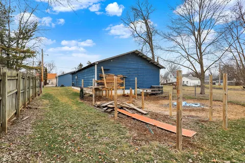 Exterior - 511 E Thompson St, Edinburgh, IN 46124 photo 4 of 8