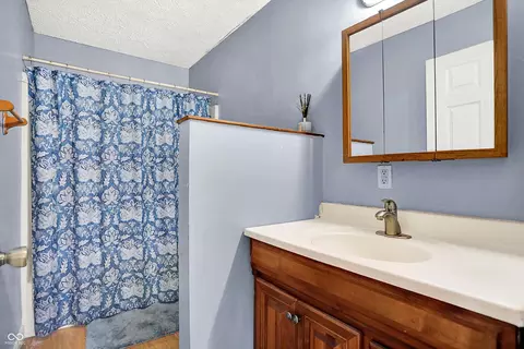 Bath - 511 E Thompson St, Edinburgh, IN 46124 photo 2 of 2
