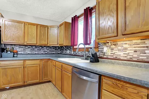 Kitchen - 511 E Thompson St, Edinburgh, IN 46124 photo 3 of 5