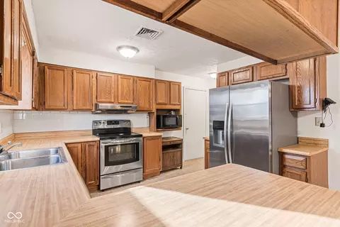 Kitchen - 348 E Oard Spring Rd, Austin, IN 47102 photo 2 of 2