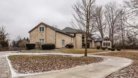 7955 Oaklandon Rd, Indianapolis, IN 46236