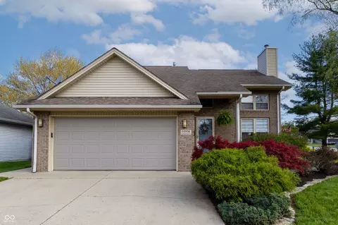 6006 Regency Dr, Columbus, IN 47203