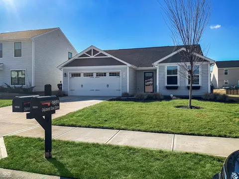 9858 Oakmont E Dr, Pendleton, IN 46064