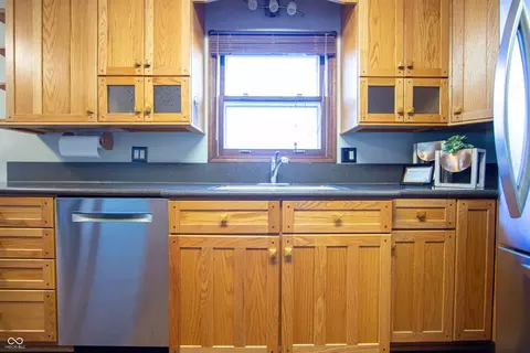 523 Memory Ln, Carmel, IN 46032 photo 13