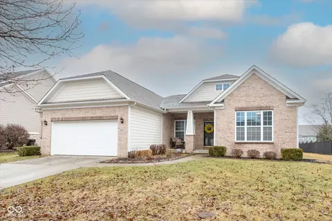 8623 New Heritage Dr, Indianapolis, IN 46239