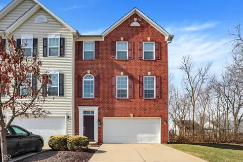 9352 Tanhurst Dr, Indianapolis, IN 46250