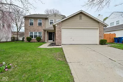9685 Glowing Flame Dr, Fishers, IN 46037