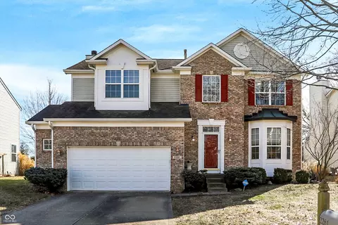 2261 Sandringham Cir, Indianapolis, IN 46214