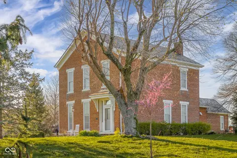 5752 E River Rd, Waldron, IN 46182
