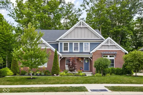 6504 W May Apple Dr, Mccordsville, IN 46055