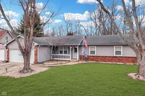 3694 Creekwood Dr, Greenwood, IN 46142