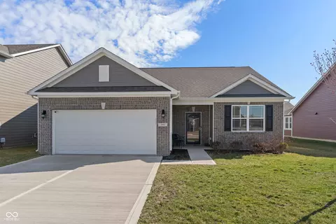 293 Carrick Glen Blvd, Pendleton, IN 46064