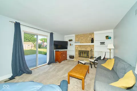 Living - 13060 Wembly Cir, Carmel, IN 46033 photo 3 of 4