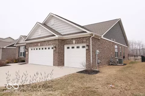 7349 Doyal Dr, Whitestown, IN 46075