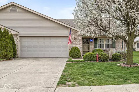4038 Oak Trail Dr, Indianapolis, IN 46237