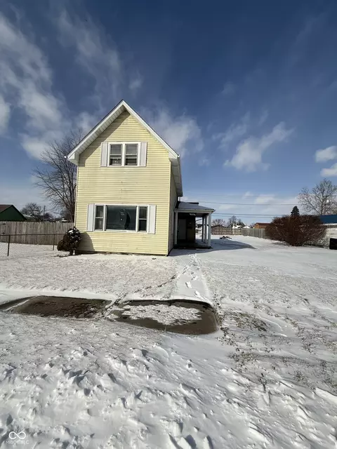 2524 S B St, Elwood, IN 46036