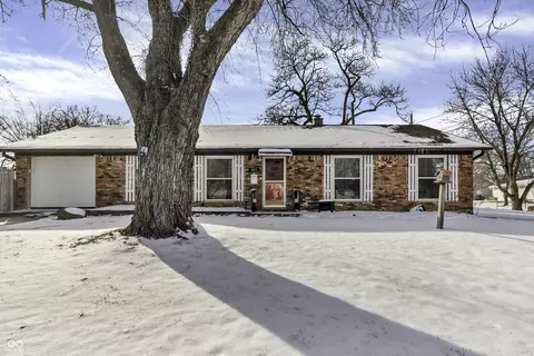 602 Northgate Dr, Greenwood, IN 46143