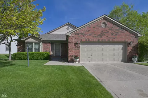 1232 Severn Ct, Greenwood, IN 46142