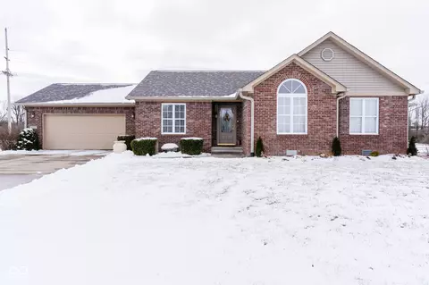 4220 S Danita Ct, New Palestine, IN 46163