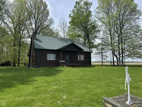 6912 E State Road 236, Roachdale, IN 46172