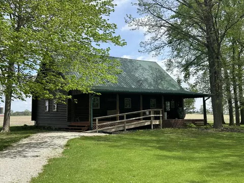 Exterior - 6912 E State Road 236, Roachdale, IN 46172 photo 2 of 7