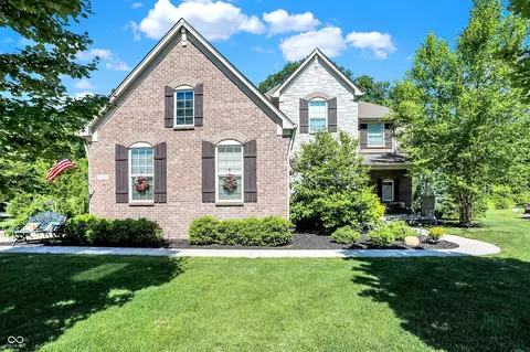 11226 Aviemore Ct, Zionsville, IN 46077