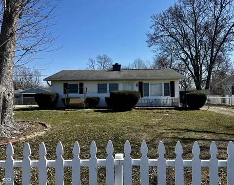143 Sawmill Rd, Whiteland, IN 46184
