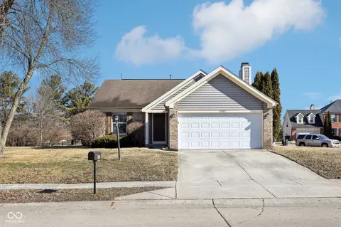 4002 Colchester Dr, Indianapolis, IN 46268